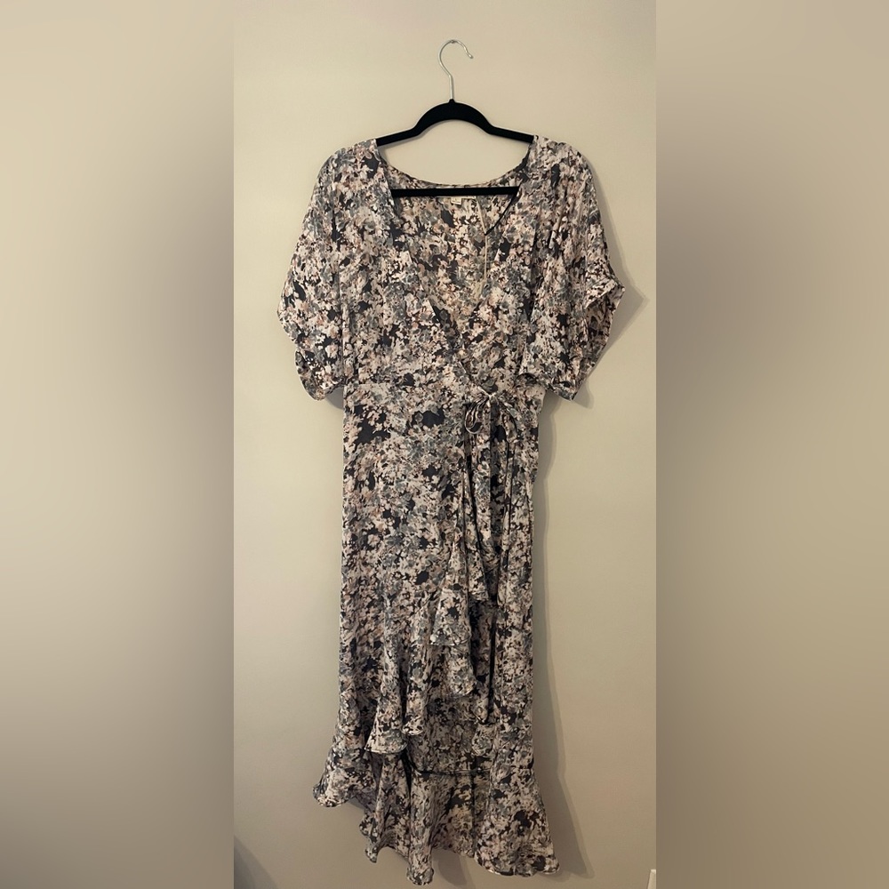 LOVESTITCH Floral Wrap Dress Size Large